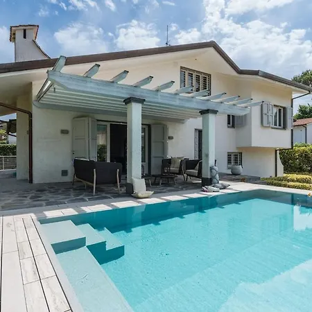 5bedr Pool, Gym, Garden, Dei Marmi Villa Forte dei Marmi